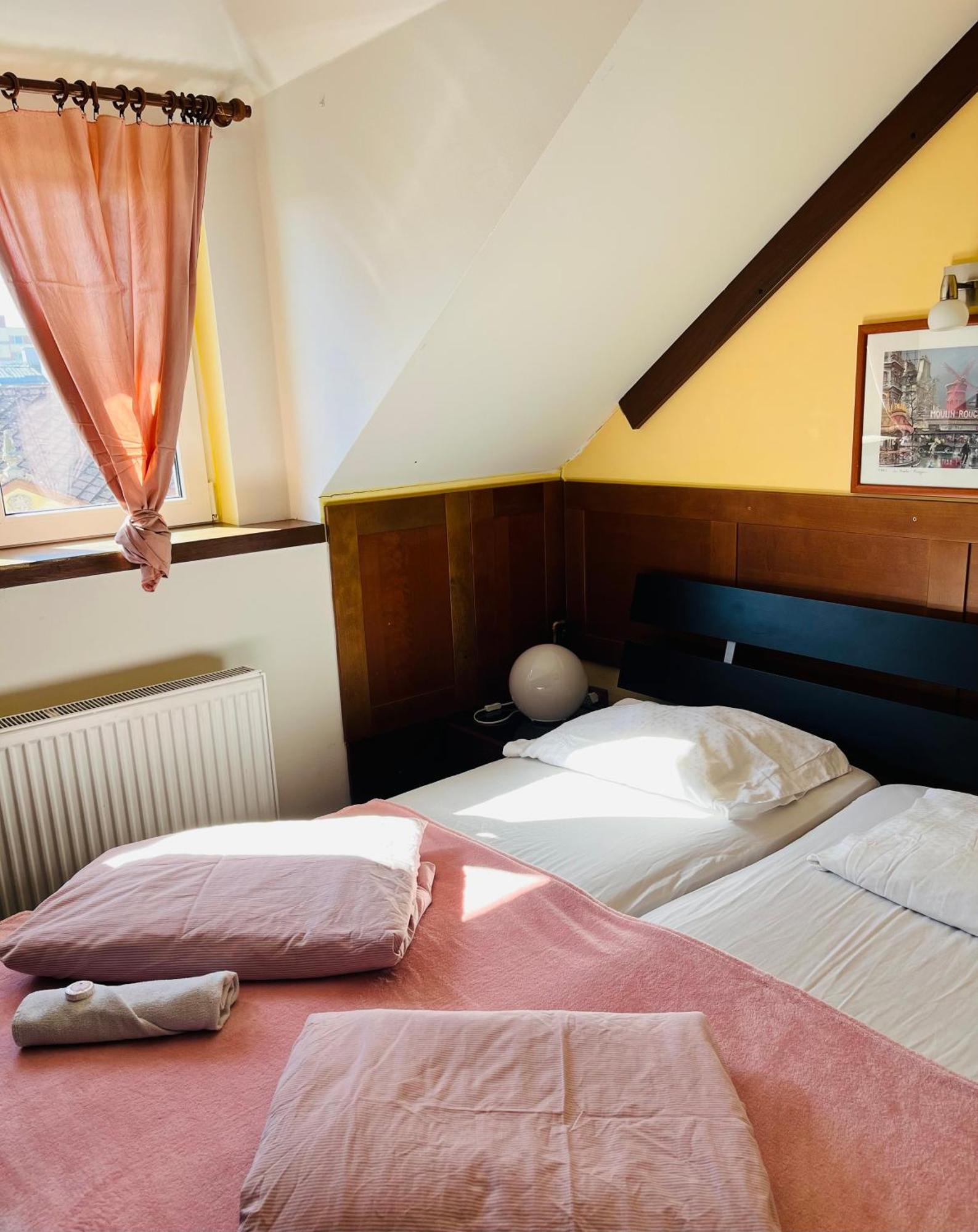 Art Hotel Chomutov Luaran gambar